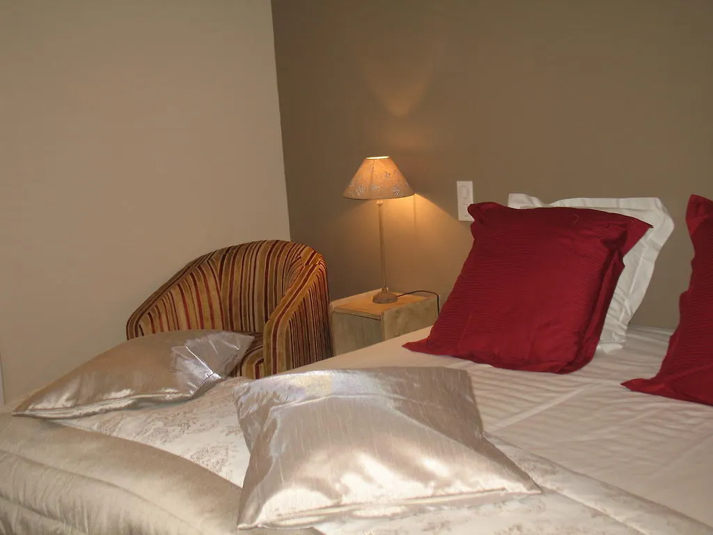 Domaine Gilles Coperet- Artisan-Vigneron- Chambres D'Hotes Les Glycines - Bed & Breakfast Regnie-Durette